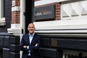 Unser Hotelmanager im Amsterdam Canal Hotel