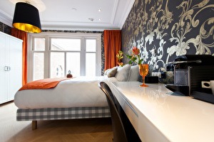 Deluxe Room - Canal View