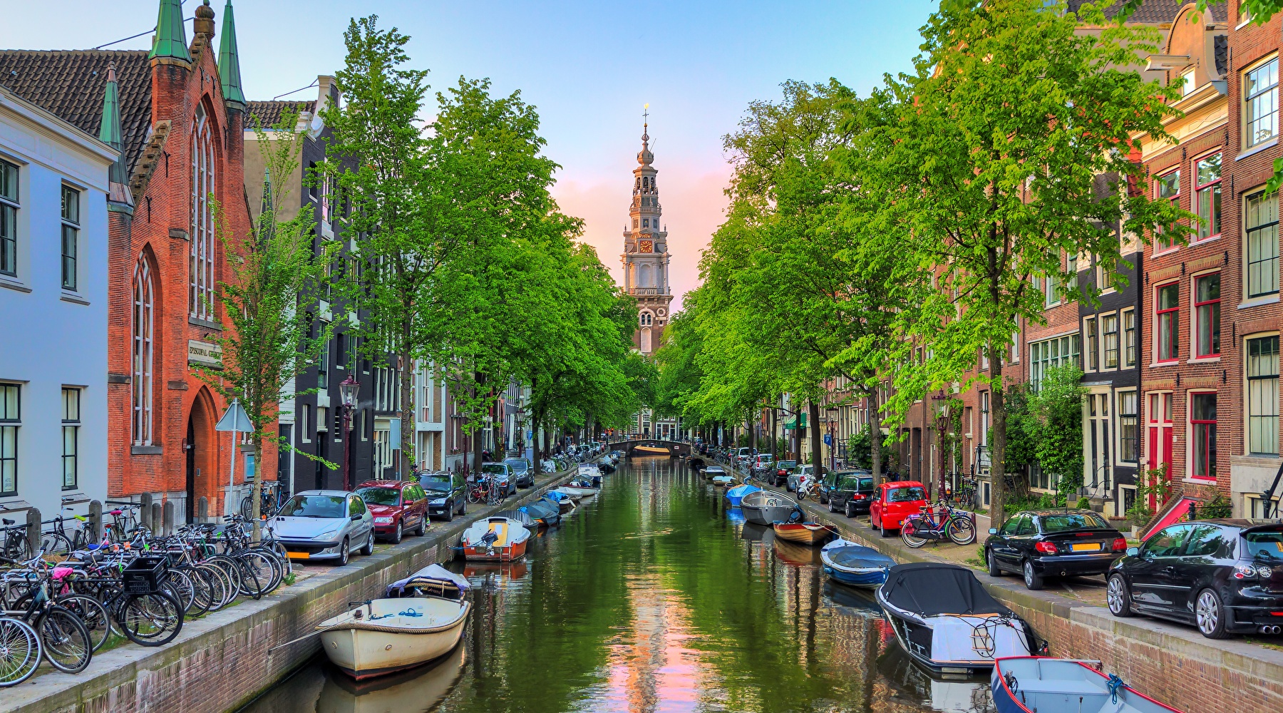 amsterdam canal belt picture with during twilight